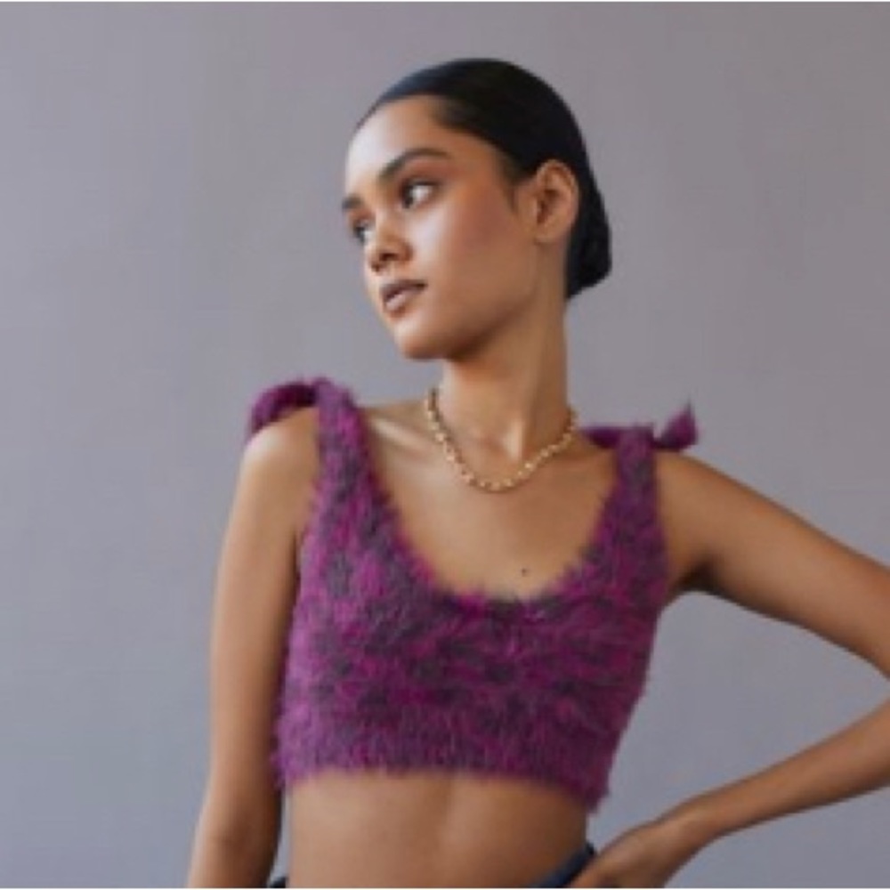 NWT Urban Outfitter Naomi Fuzzy Sweater Crop Tank/Vest